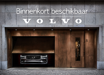 Volvo XC40 Plus, B3 mild hybrid, Benzine, Dark